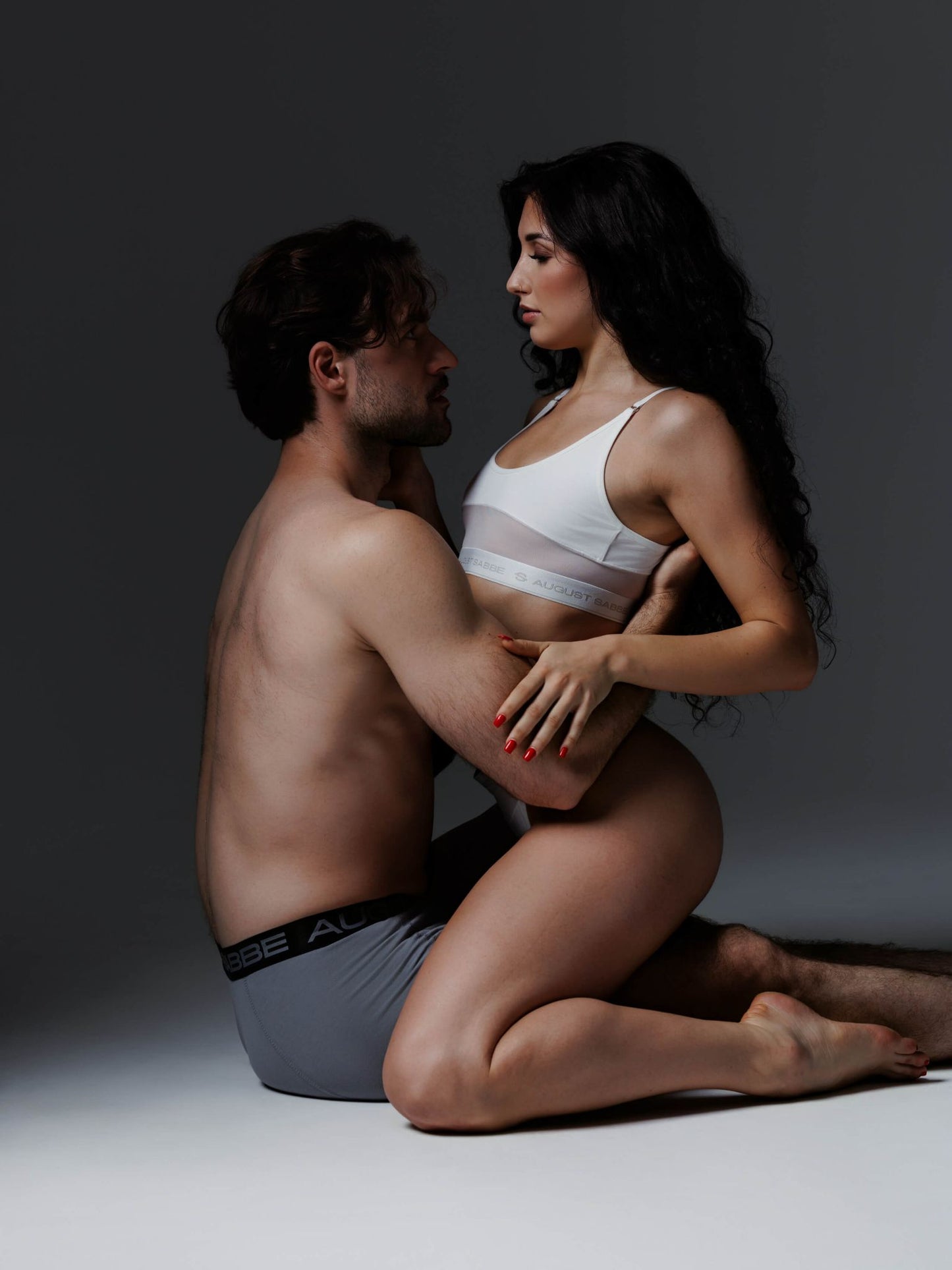 Sabbe igapäev, hall, 3 paari